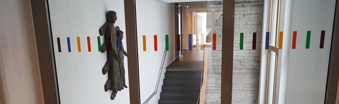 Innenansicht der Dominikus Savio Schule in Pfaffendorf