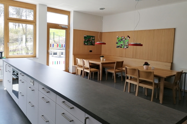 Aufenthaltsraum im Ganztagsbereich der Dominikus Savio Schule Pfaffendorf
