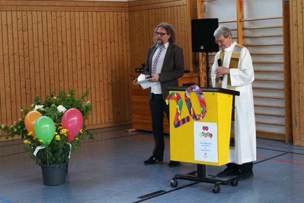 Gesamtleiter Marcel Pelikan und Pater Alfons Blüml